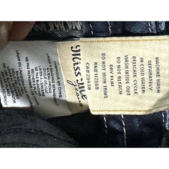 NWOT Women’s Embellished Miss Me Blue Jeans Size 26 - Picture 9 of 9